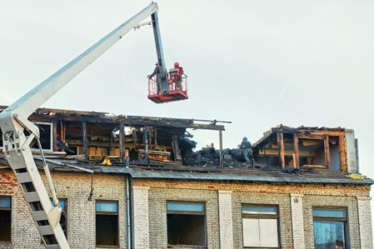 Crane to fix fire building