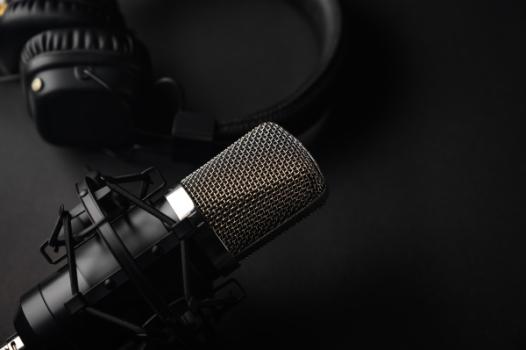 Podcast microphone and headphones