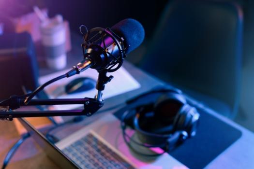 Podcast microphone and headphones